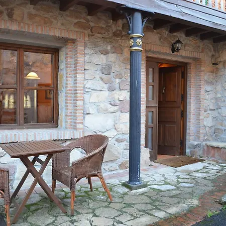 Quaint In Tormin Near Covadonga Park *