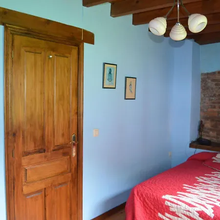 Quaint In Tormin Near Covadonga Park בית נופש Onís